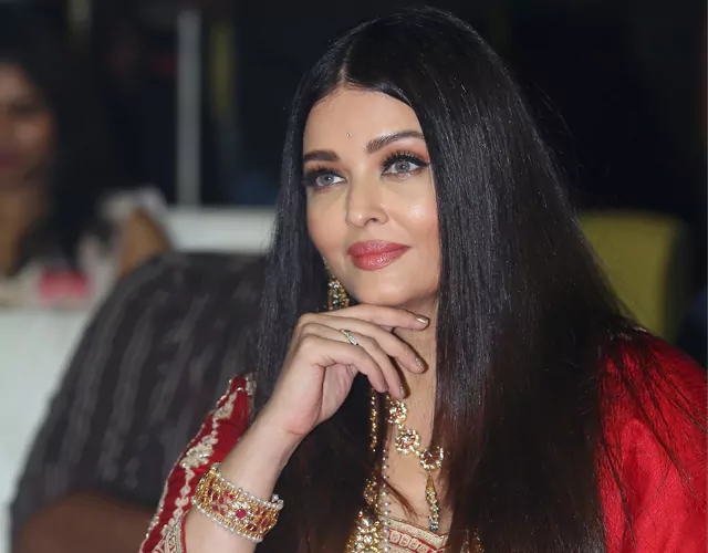 Aishwarya Rai Bachchan Glam Stills